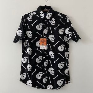 Men’s Rugby University Skull & Bones Halloween Button Down Shirt Size Small